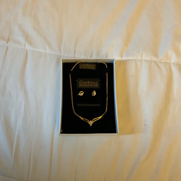 Creations, gold plated necklace with earrings. - Picture 3 of 4